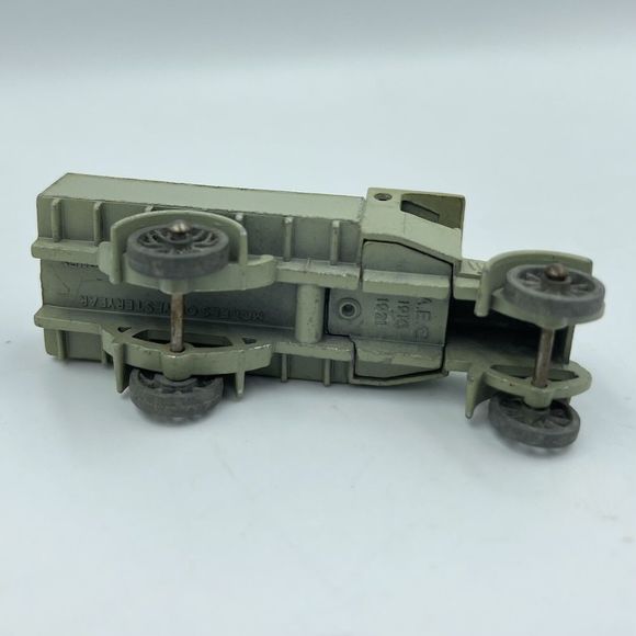 Matchbox Yesteryear Y6- AEC 'Y' Type Lorry 'OSRAM LAMPS' In Type 'A' (MINT) - Picture 8 of 10